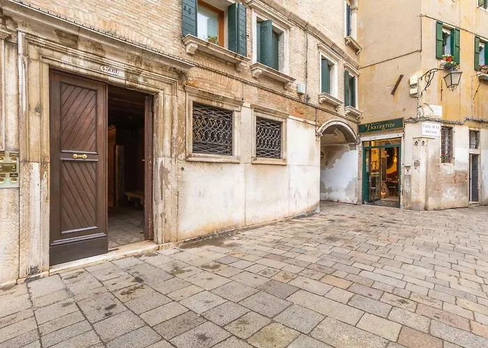 Ca\' Del Pozzo Loft Apartment