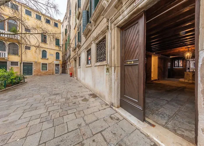 Ca\' Del Pozzo Loft Apartment